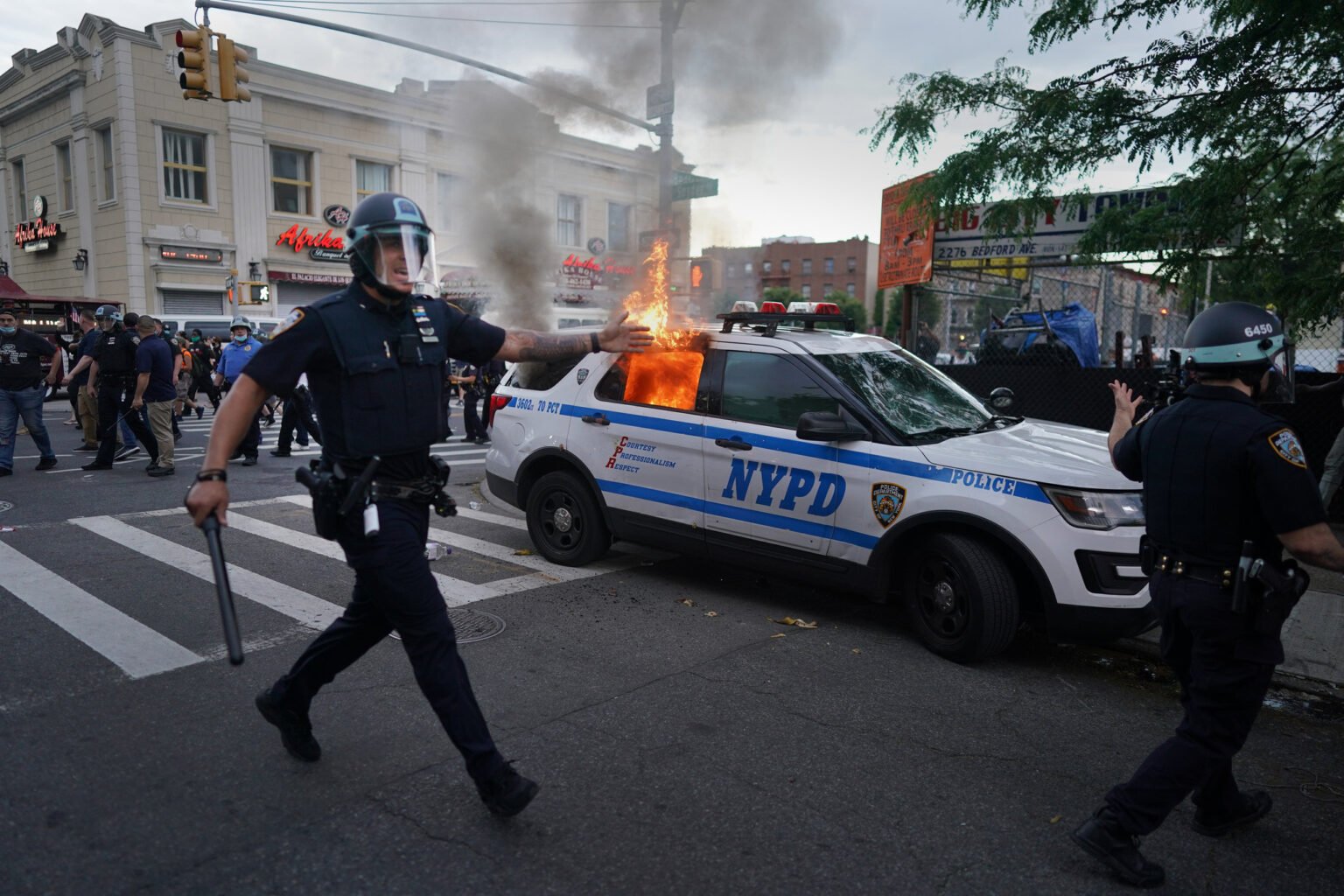 Chaos in New York: Police Vehicles Drive Into Crowd Amid Ongoing Protests