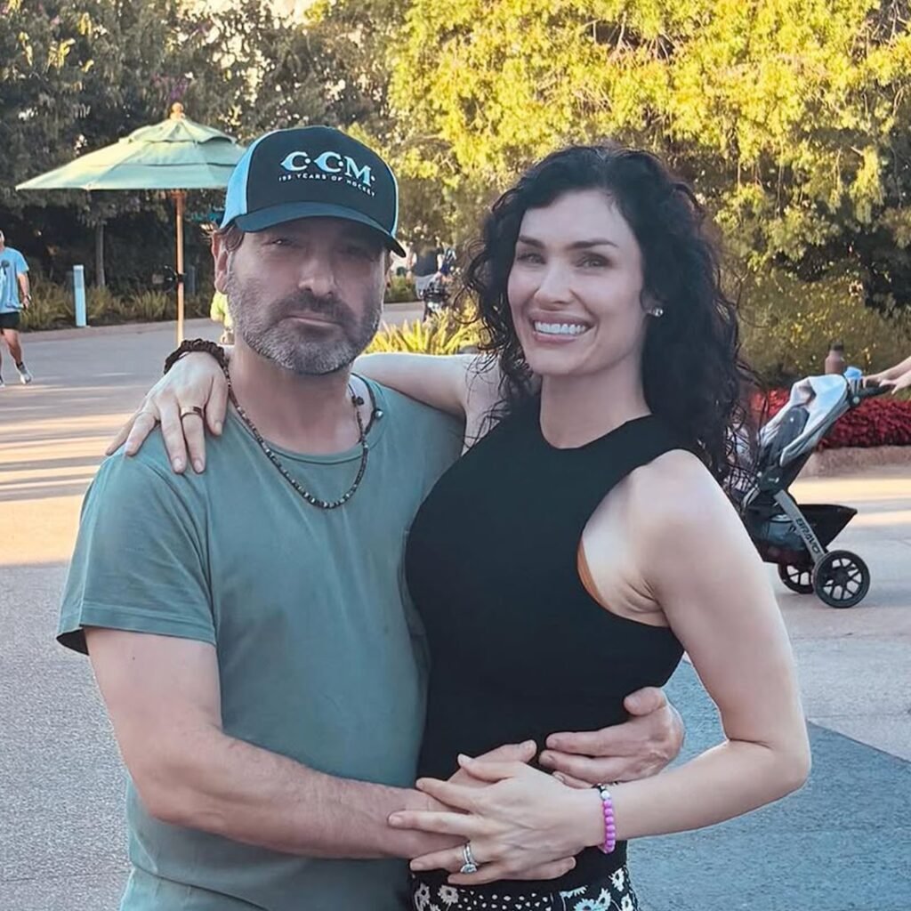 Big Bang Theory’s Johnny Galecki in Rare Photo With Kids, Wife Big Bang Theory's Johnny Galecki in Rare Photo With Kids, Wife