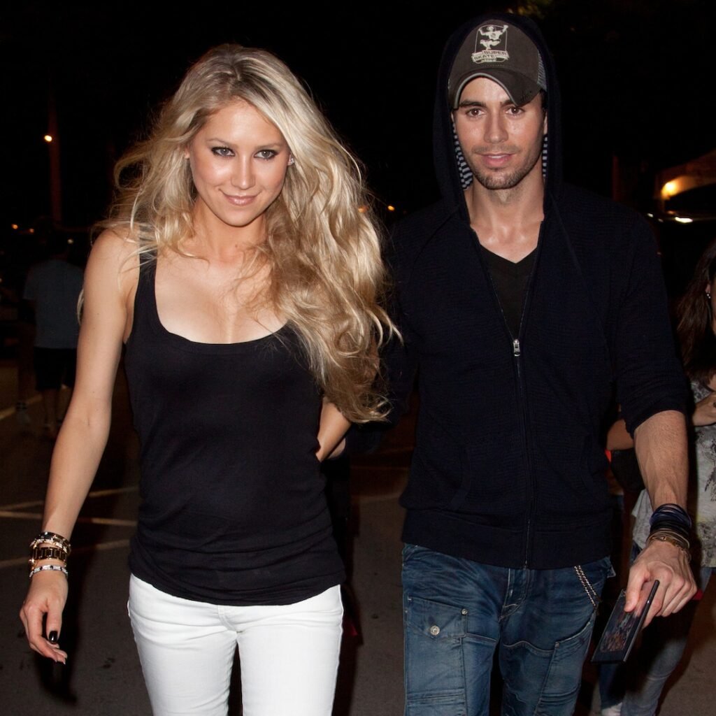 Pregnant Anna Kournikova Shares Rare Family Photo