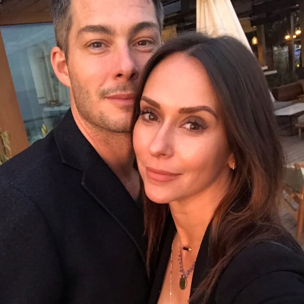 Jennifer Love Hewitt on Husband Brian Hallisay Marriage, Anniversary Photo