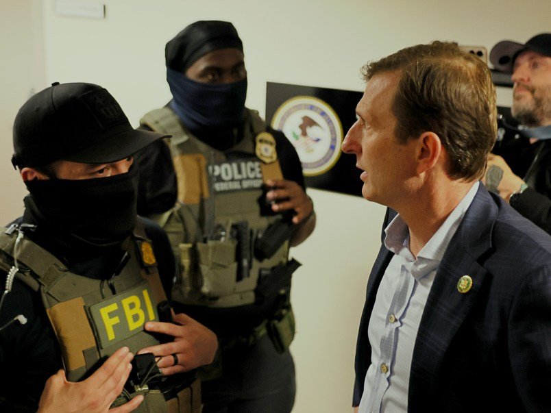 How Rep. Dan Goldman’s Office Became a ‘Triage Center’ for ICE Detainees How Rep. Dan Goldman’s Office Became a ‘Triage Center’ for ICE Detainees