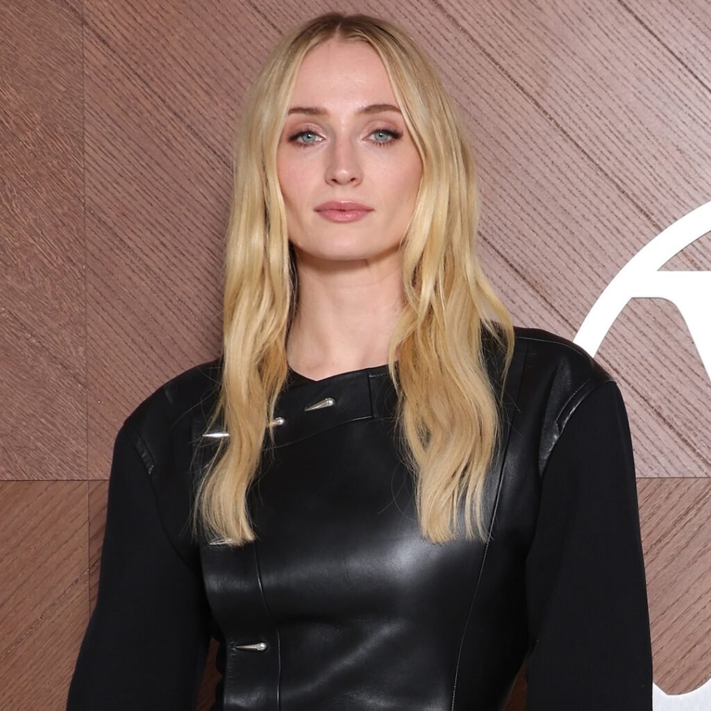 Sophie Turner on Dating Amid Chris Martin Romance Rumors Sophie Turner on Dating Amid Chris Martin Romance Rumors
