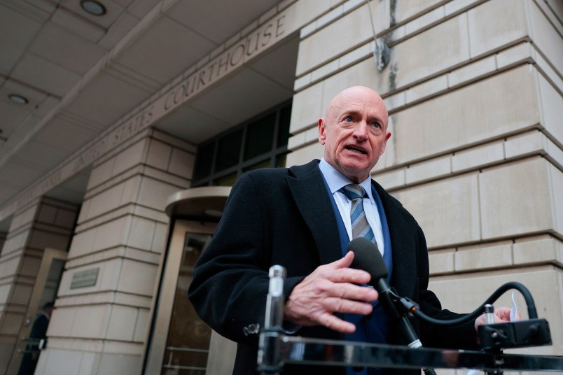 Judge Rules Against Hegseth, Finding That He ‘Trampled on Senator Kelly’s First Amendment Freedoms’ Judge Rules Against Hegseth, Finding That He ‘Trampled on Senator Kelly’s First Amendment Freedoms’