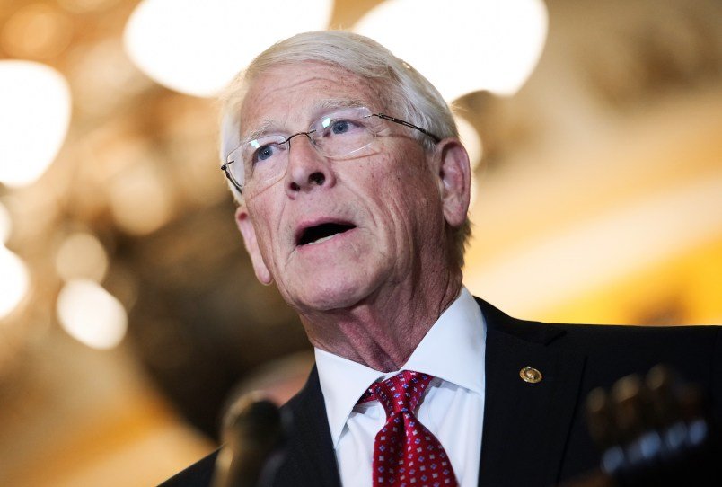 Congress Receives Iran Deal and Some Senate Republicans Immediately Criticize It Congress Receives Iran Deal and Some Senate Republicans Immediately Criticize It